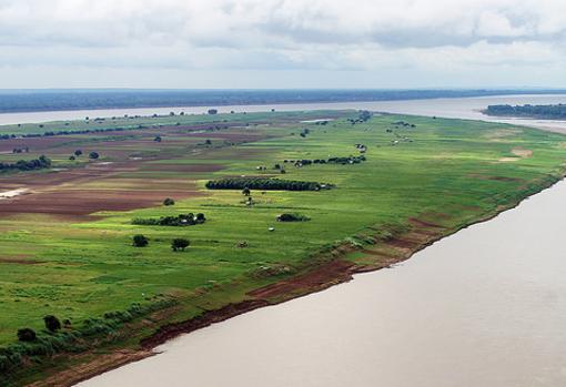 Bosques de bambú e hileras de plataneros conforman el paisaje de esta pequeña isla